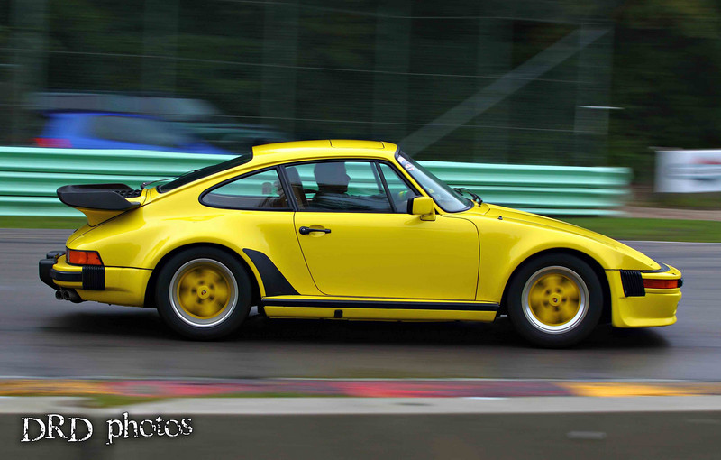 IMAGE: http://dom87ss.smugmug.com/Cars/Road-America/Vintage/IMG5536-copy/1007129593_hmVG6-L.jpg